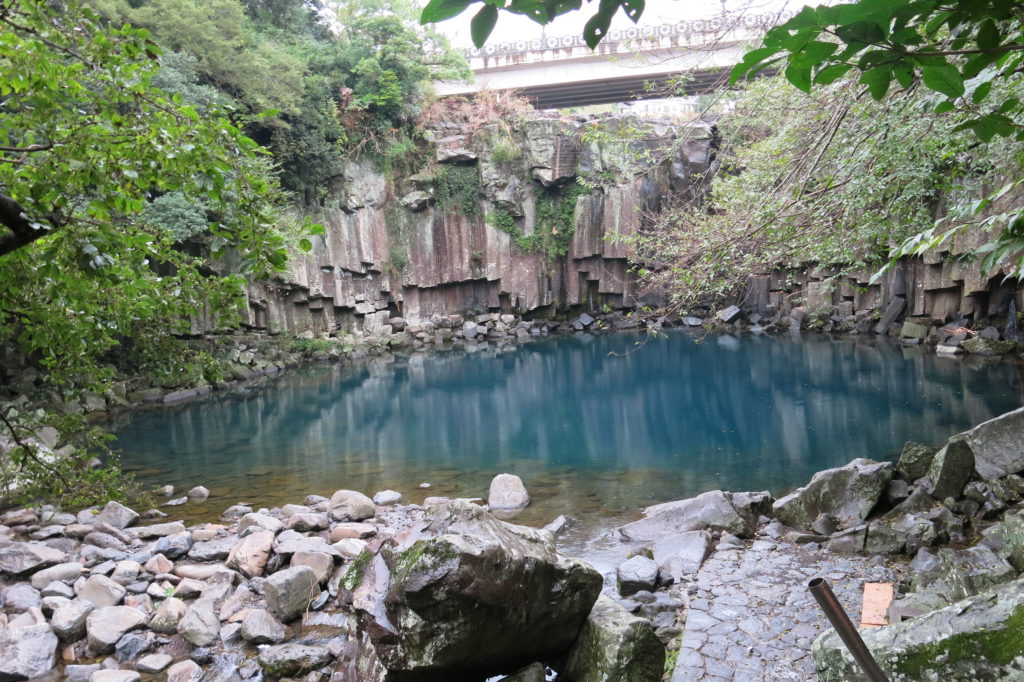Jeju Island Travel Guide: Cheonjiyeon Falls 천지연폭포