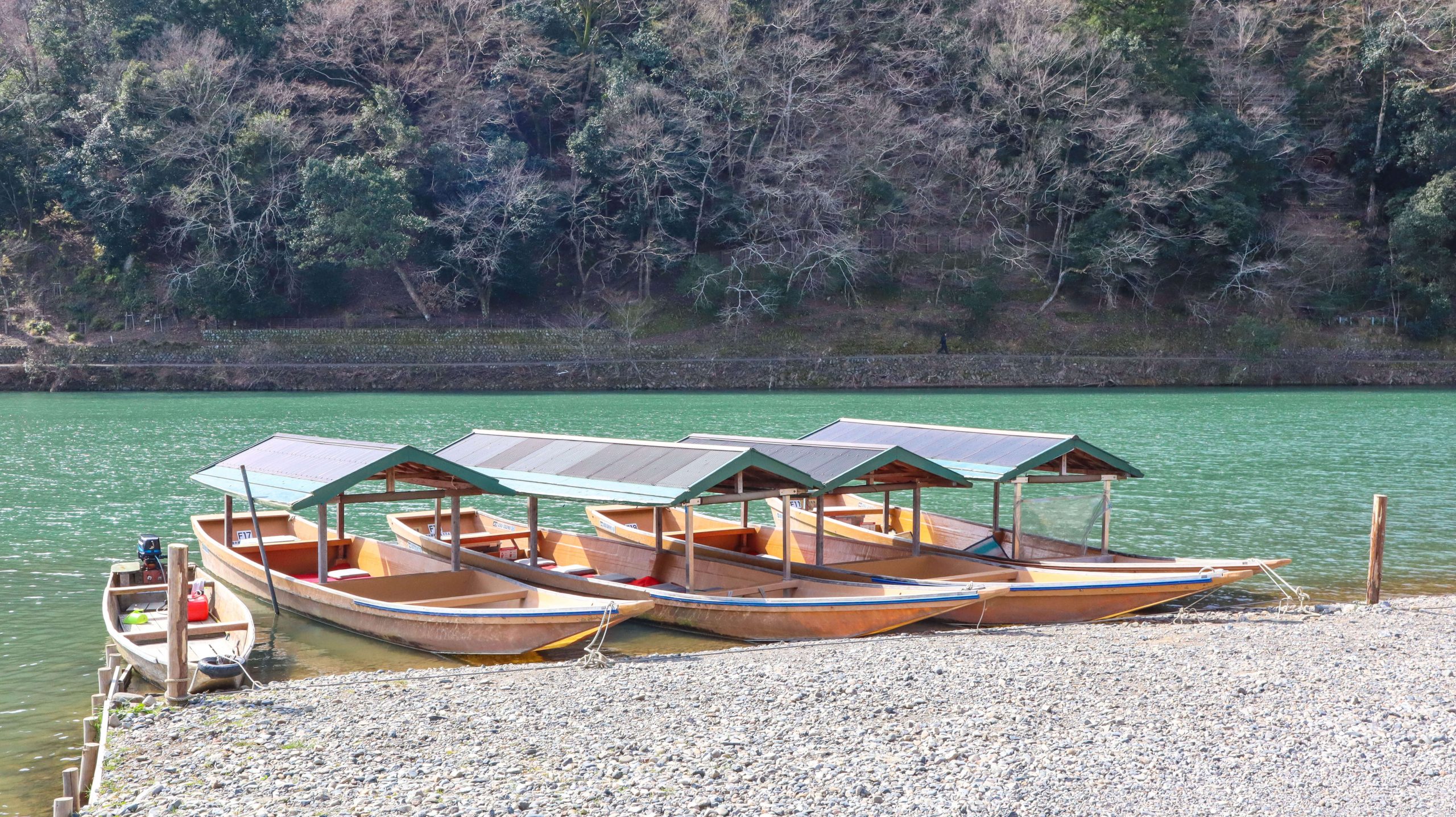 Kyoto one day itinerary: Arashiyama Tsusen boat