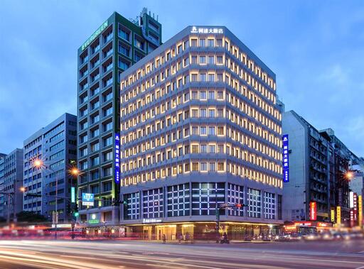 where to stay in taipei near mrt station & value for price