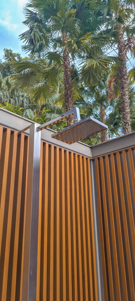 Ritz carlton millenia Singapore: Outdoor shower