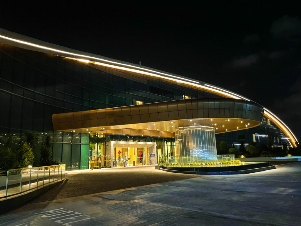 Dusit Thani Laguna Singapore five-star luxury urban golf resort in Singapore